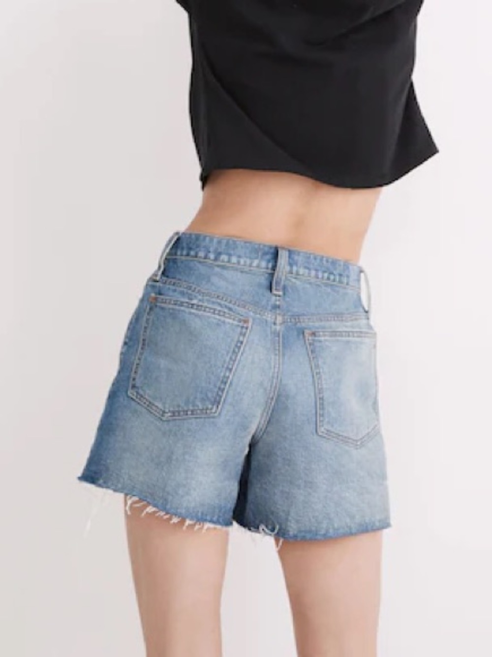 Madewell Relaxed Mid-Length Denim Shorts in Cranwood Wash (NWT) - Picture 2 of 7